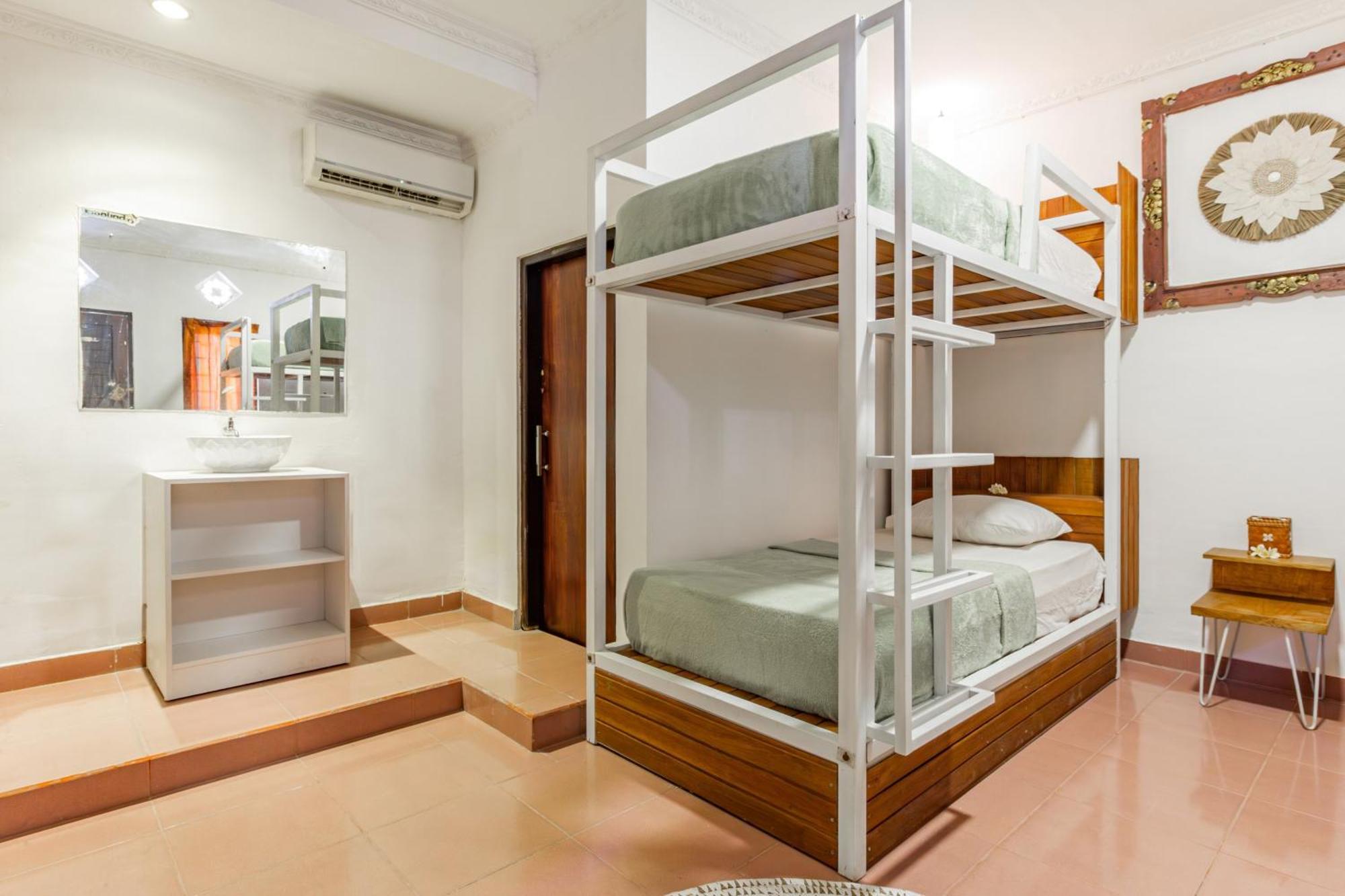 Capital O 93944 Geweka Homestay ジンバラン エクステリア 写真