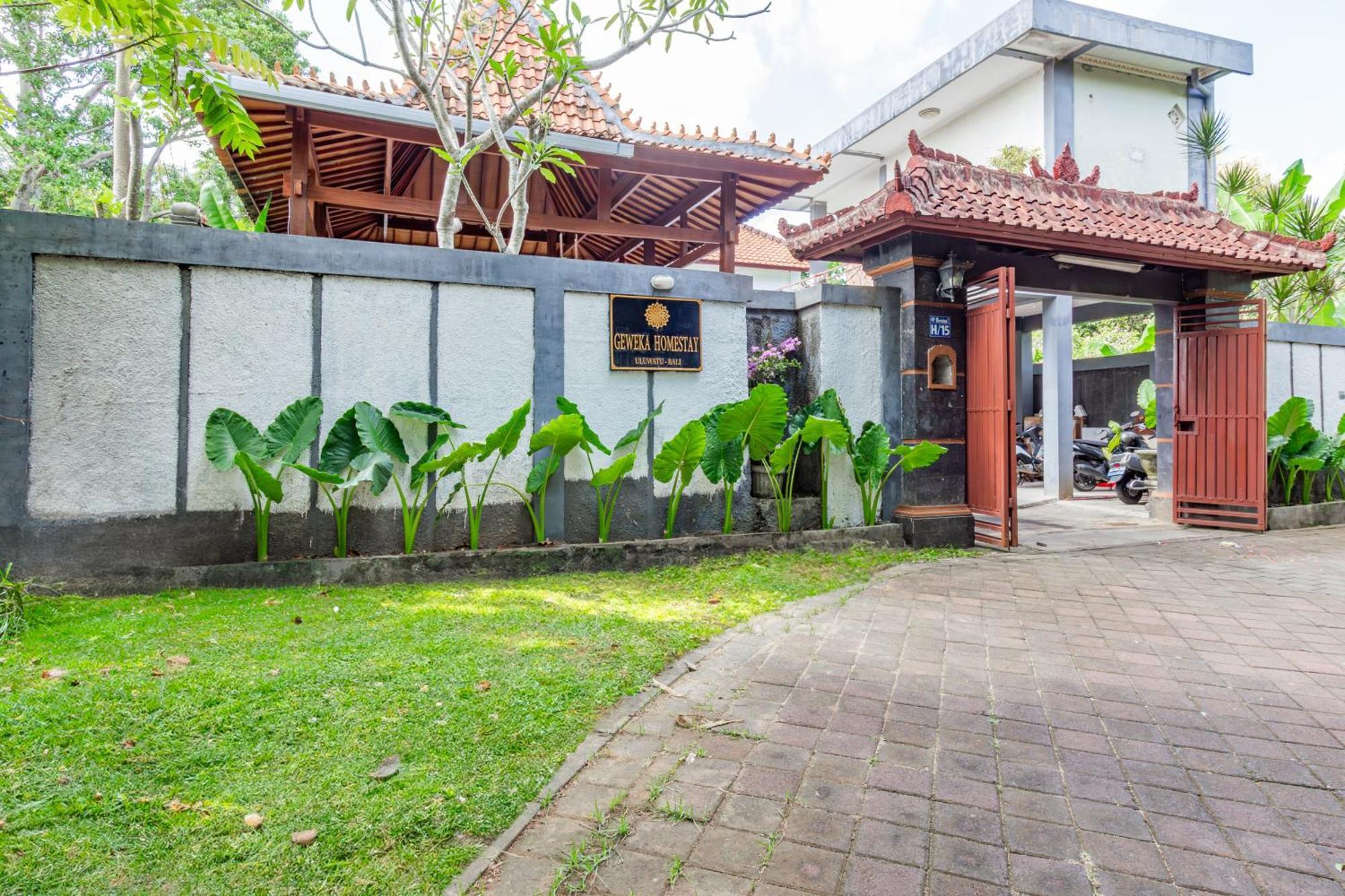 Capital O 93944 Geweka Homestay ジンバラン エクステリア 写真