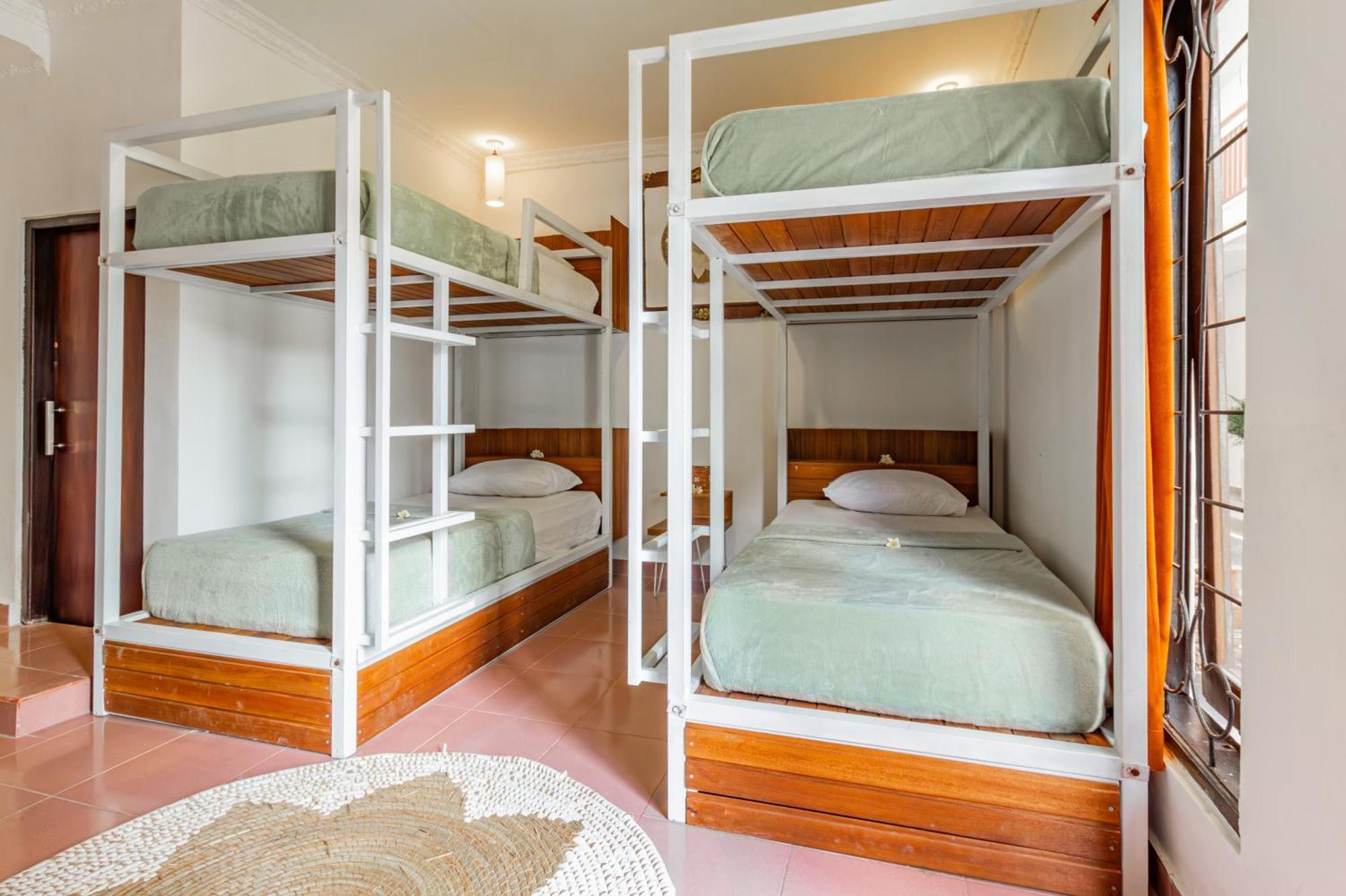 Capital O 93944 Geweka Homestay ジンバラン エクステリア 写真