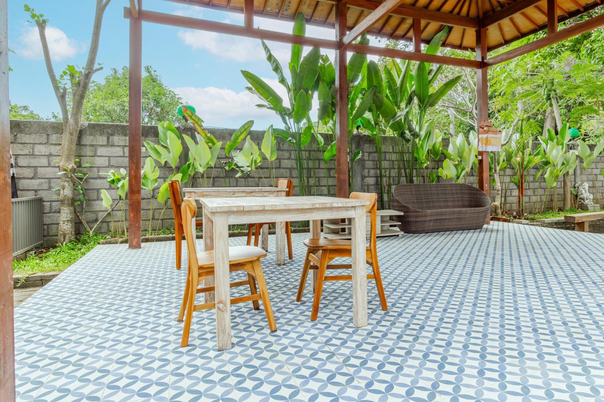 Capital O 93944 Geweka Homestay ジンバラン エクステリア 写真