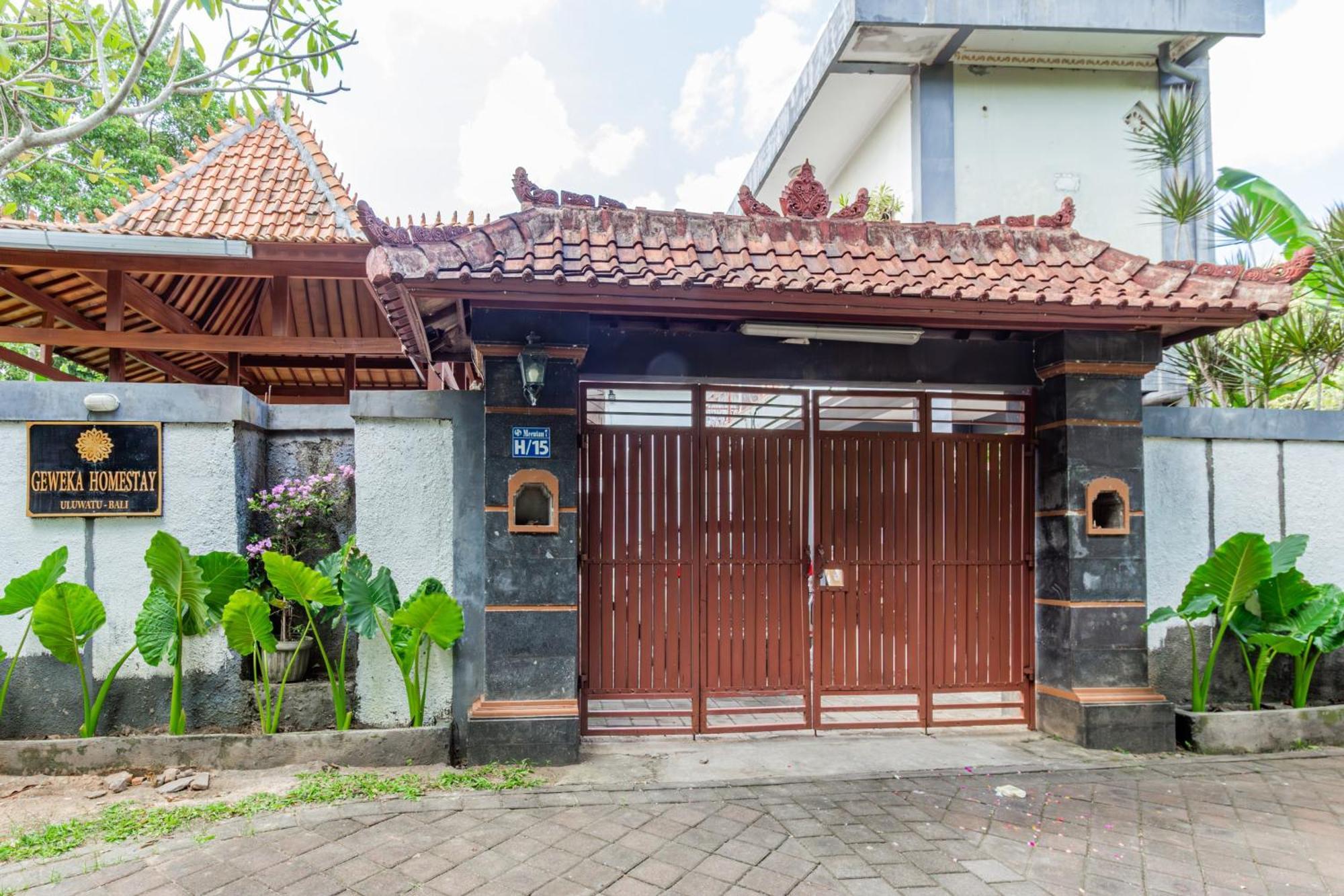 Capital O 93944 Geweka Homestay ジンバラン エクステリア 写真